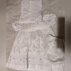 Rendezvous Inc by New Orleans White Linen dress w/blue flowers